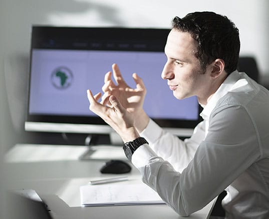 Quatre questions au directeur conseil de notre agence, Tanguy